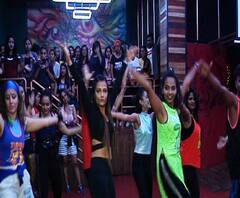 কলকাতায় মেগা জুম্বা সেশন, স্ট্রেস কমাতে ও মেদ ঝরাতে ক্রমেই জনপ্রিয় হচ্ছে জুম্বা