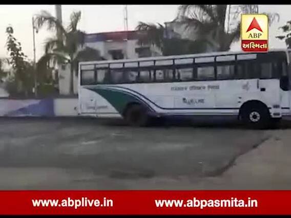 બનાસકાંઠા પોલીસના દરોડા, અમીરગઢ બોર્ડર પરથી રાજસ્થાનની બસમાંથી જથ્થાબંધ દારુ પકડાયો, જુઓ વીડિયો