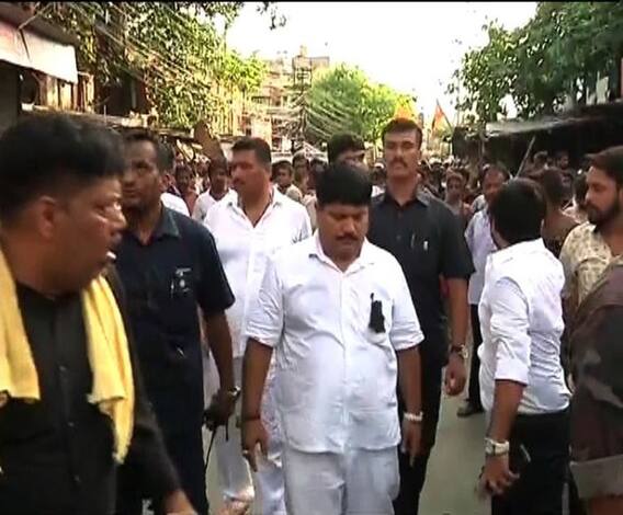 ফের উত্তপ্ত ভাটপাড়া, মৃতদেহ নিয়ে মিছিলের সময় পুলিশ-বিজেপি খণ্ডযুদ্ধ, ইটবৃষ্টি