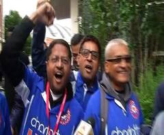 আজ ভারত-পাক সম্মুখ সমর- ওল্ড ট্র্যাফোর্ডে বৃষ্টির পূর্বাভাস উপেক্ষা করেই জমায়েত হচ্ছেন ভারতীয় সমর্থকেরা