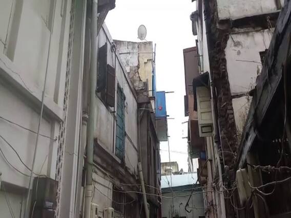 ભાવનગરઃ 50થી વધુ પરિવારો જર્જરિત સરકારી આવાસમાં મોતના ભય હેઠળ જીવી રહ્યાં છે, જુઓ વીડિયો 