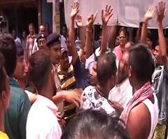 কাঁচরাপাড়ায় জয় শ্রীরাম বলার জেরে উত্তেজনা, লাঠিচার্জ পুলিশের 