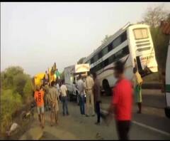 সন্দেশখালিকাণ্ডের প্রতিবাদে বসিরহাটে বন্ল‍ধ বিজেপির, দিল্লিতে প্রধানমন্ত্রী, স্বরাষ্ট্রমন্ত্রীর সঙ্গে বৈঠক রাজ্যপালের- দেখুন আরও খবর ফটাফট 