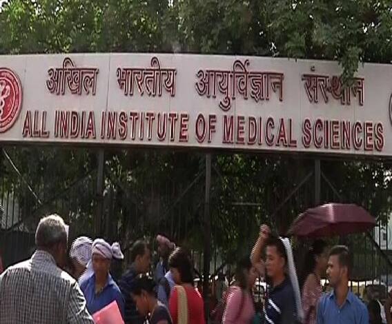 জুনিয়র ডাক্তারদের সমস্যা ৪৮ ঘণ্টার মধ্যে সমাধান না হলে অনির্দিষ্টকাল ধর্মঘটের হুঁশিয়ারি দিল্লি এইএমসের রেসিডেন্ট ডক্টরস্ অ্যাসোসিয়েশনের