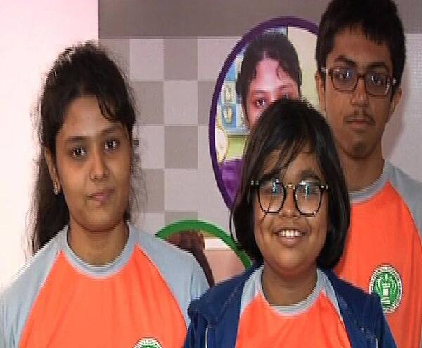 দাবায় উঠতি প্রতিভাদের সংবর্ধনা জানাল দিব্যেন্দু বড়ুয়া চেস অ্যাকাডেমি Dibyendu Barua Chess Academy felicitates budding talents in chess দাবায় উঠতি প্রতিভাদের সংবর্ধনা জানাল দিব্যেন্দু বড়ুয়া চেস অ্যাকাডেমি