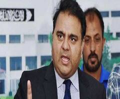 ধোনি ইংল্যান্ডে ক্রিকেট খেলতে গেছেন, মহাভারত নয়’, ট্যুইট পাক মন্ত্রীর, ক্রিকেটারদের মধ্যেও কম্যান্ডো দেখে পাকিস্তান, জবাব শাহনাওয়াজের