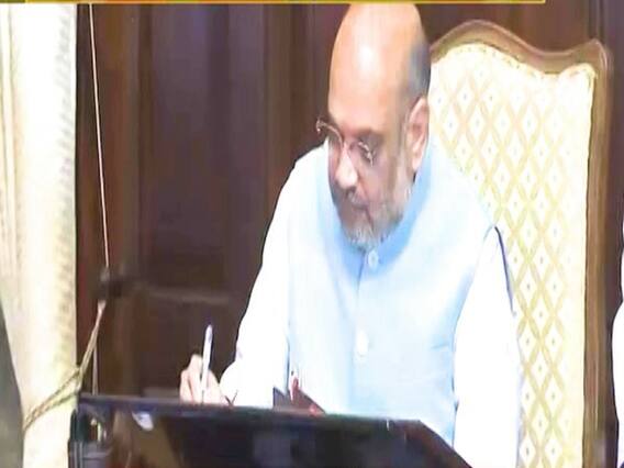 आज अमित शाह ने गृह मंत्रालय और राजनाथ सिंह ने रक्षा मंत्रालय का कार्यभार संभाला