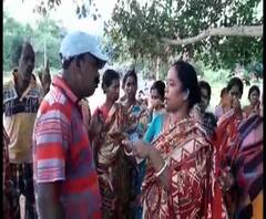 কাটমানি ইস্যুতে পশ্চিম মেদিনীপুরের বেলদার আসন্দা গ্রামে স্থানীয় তৃণমূল নেতা-নেত্রীকে ঘিরে বিক্ষোভ গ্রামবাসীদের