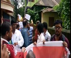 কোচবিহারে কাটমানি ফেরত চেয়ে প্রাথমিক শিক্ষা সংসদের চেয়ারপার্সনের সামনে বিক্ষোভ আরএসএস প্রভাবিত প্রাথমিক শিক্ষক সংগঠনের, মিথ্যা অভিযোগ, পাল্টা দাবি তৃণমূলের