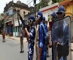 ভাটপাড়ায় এখনও চলছে বোমাবাজি, গুলিবর্ষণ