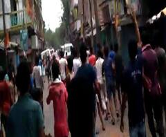 ব্যবসায়ীদের ডাকা বনধকে কেন্দ্র করে রণক্ষেত্র জগদ্দল, পুলিশের গাড়ি লক্ষ্য করে ইটবৃষ্টি, লাঠিচার্জ র‌্যাফের 