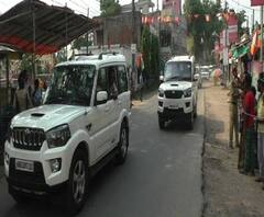 কাঁচরাপাড়ায় রথতলা মোড়ের কাছে মমতা বন্দ্যোপাধ্যায়ের কনভয় যাওয়ার সময় জয় শ্রীরাম স্লোগান