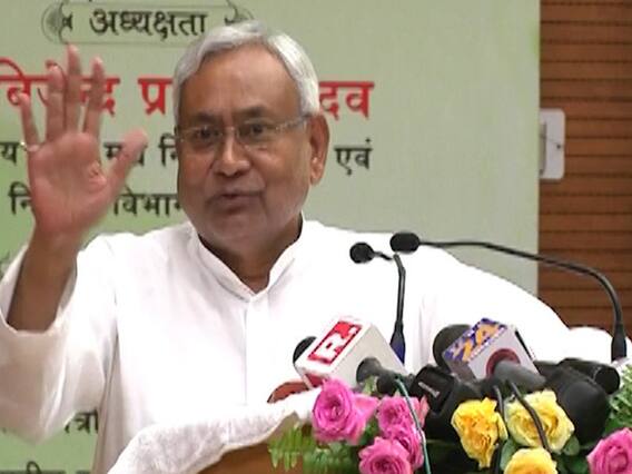 बिहार में शराबबंदी पर नीतीश कुमार का एक और कदम, शराब बरामद होने पर पुलिसकर्मियों पर होगा एक्शन