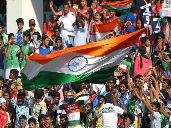 વડોદરામાં નાના-નાના ક્રિકેટરોએ કઇ રીતે કર્યુ ટીમ ઇન્ડિયાને ચીયર, જુઓ વીડિયો