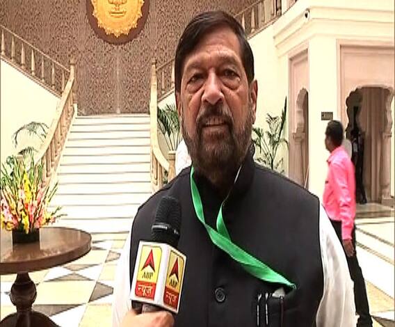 First day at Parliament | मोदी सरकार-2 चं आज पहिलं अधिवेशन, गिरीश बापट पहिल्यांदाच संसदेत | ABP Majha 