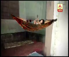 বাগদায় বাড়িতে কাপড়ের দোলনায় দোল খাওয়ার সময় পিলার ভেঙে এক শিশু-সহ মৃত ২