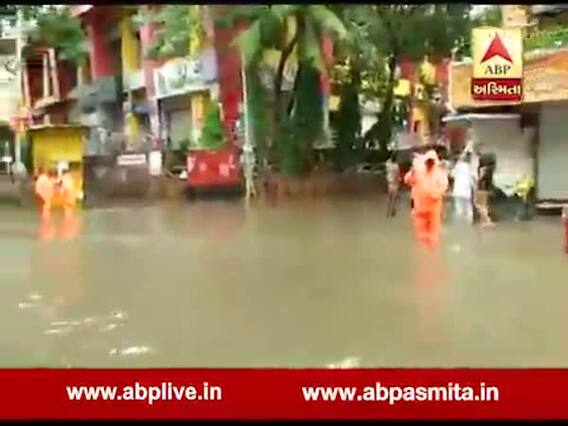 મુંબઈ: ભારે વરસાદના કારણે દાદારમાં ભરાયા પાણી, જુઓ વીડિયો 