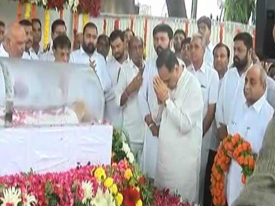 વિઠ્ઠલ રાદડિયાની અંતિમ વિદાયઃ CM રૂપાણી-નીતિન પટેલ-વાઘાણીએ આપી શ્રદ્ધાંજલિ, જુઓ વીડિયો