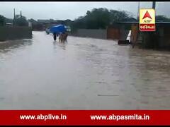 બનાસકાંઠાઃ વાવમાં ધોધમાર વરસાદ પછી માડકાનું તળાવ ફાટ્યું, ગામમાં ઘૂસ્યા પાણી, જુઓ વીડિયો