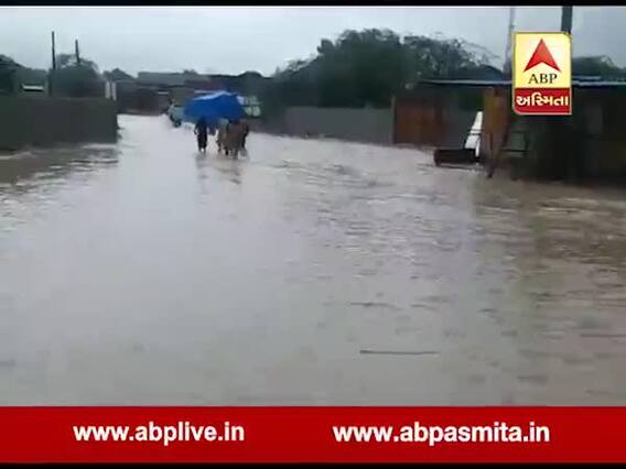 બનાસકાંઠાઃ વાવમાં ધોધમાર વરસાદ પછી માડકાનું તળાવ ફાટ્યું, ગામમાં ઘૂસ્યા પાણી, જુઓ વીડિયો
