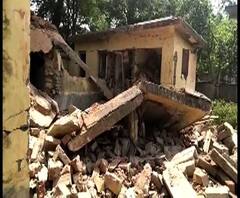 লাভপুরের প্রাথমিক স্বাস্থ্যকেন্দ্রের বিস্ফোরণ ঘিরে শুরু হয়েছে রাজনৈতিক চাপানউতোর, দেখে নেব সেখানকার পরিস্থিতি সরাসরি