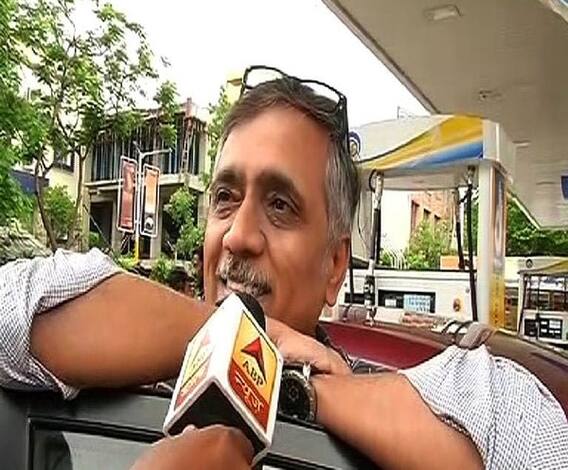 লিটারে ২ টাকা করে দামি পেট্রোল-ডিজেল, বাজেটে ঘোষণা অর্থমন্ত্রীর, প্রতিক্রিয়া সাধারণ মানুষের