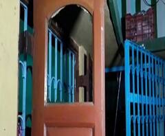 কাঁচরাপাড়ায় বিজেপি কর্মীর বাড়ি লক্ষ্য করে বোমাবাজি, ঘটনাস্থলে যায় বীজপুর থানার পুলিশ