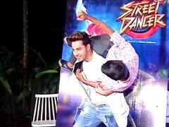 Street Dancer 3D: देखिए जब वरुण धवन ने फोटोग्राफर को श्रद्धा कपूर समझकर दिया रोमांटिक पोज