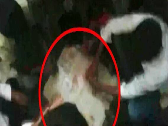 यूपी: आगरा कोर्ट परिसर के जेल में पुलिस की मिलीभगत से कैदी खेलते हैं जुआ, वीडियो वायरल