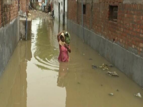 यूपी में बारिश का कहर, कई शहरों का हाल हुआ बदहाल, घरों के अंदर तक घुसा पानी