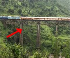 Kasara Ghat | कसारा घाटात डबा घसरल्याने मुंबईहून इगतपुरीकडे जाणारा रेल्वेमार्ग पूर्णपणे बंद | ABP Majha 