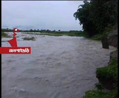 টানা বৃষ্টিতে জলমগ্ন জলপাইগুড়ির একাংশ, শিলিগুড়ি থেকে সিকিম ও কালিম্পঙের মধ্যে যোগাযোগ বিচ্ছিন্ন