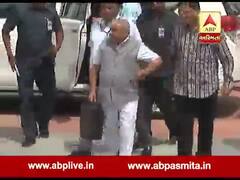 નાણાં મંત્રી નીતિન પટેલ પહોંચ્યા ગુજરાત વિધાનસભા, જુઓ વીડિયો