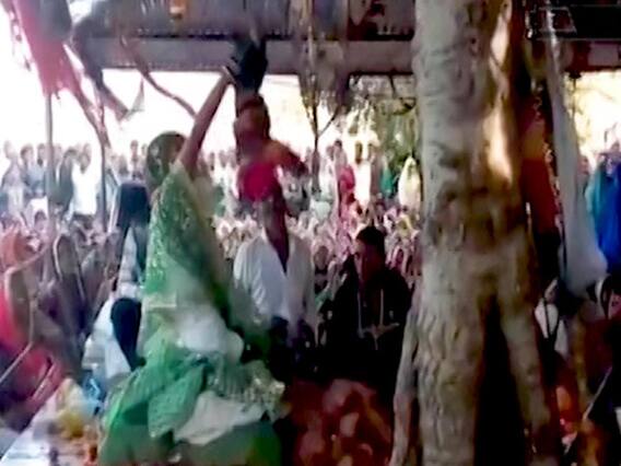 Sansani: Watch The Hypocrisy Of 'Saree Baba'