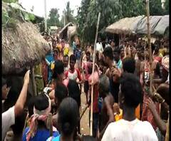 পাড়ুইয়ে তৃণমূলের বাইক বাহিনীর দাপটের প্রতিবাদে বিজেপির পথ অবরোধ, নিষ্ক্রিয়তার অভিযোগে সাসপেন্ড এসআই