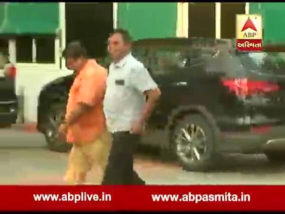 કેશુબાપાને બર્થ ડે વિશ કરવા આવેલા પરેશ ધાનાણીને આવકારવા માટે કોણ બહાર આવ્યું ? જુઓ વીડિયો 