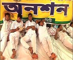 প্রাথমিক শিক্ষকদের অনশন মঞ্চে দিলীপ ঘোষ, বললেন ভয় দেখিয়ে আন্দোলন বন্ধ করা যাবে না