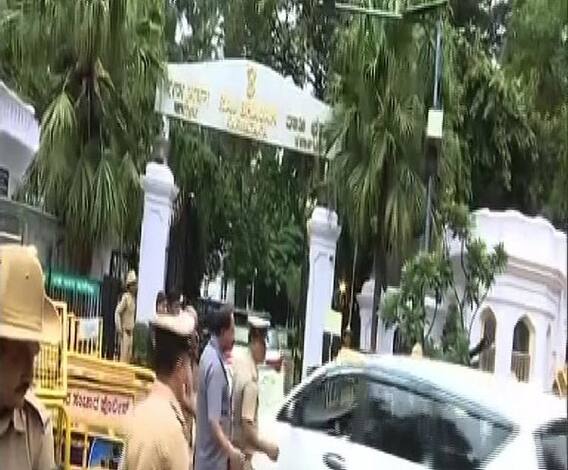 আজ সন্ধ্যা ৬টা নাগাদ কর্নাটকের নতুন মুখ্যমন্ত্রী হিসাবে শপথ নেবেন বিএস ইয়েদুরাপ্পা