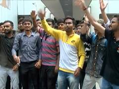 વડોદરાઃ મેડિકલ કોલેજના પ્રોફેસર વિદ્યાર્થિનીઓને પૂછતાં હતા અશોભનીય પ્રશ્નો, થયો હોબાળો