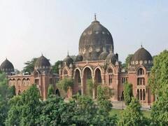 એમએસ યુનિવર્સિટી વિવાદઃ કૉમર્સ ફેકલ્ટીના વિદ્યાર્થીઓને ક્લાસમાં ના બેસવા દેવાતા શિક્ષકો અને વિદ્યાર્થીઓ વચ્ચે બબાલ, જુઓ વીડિયો 