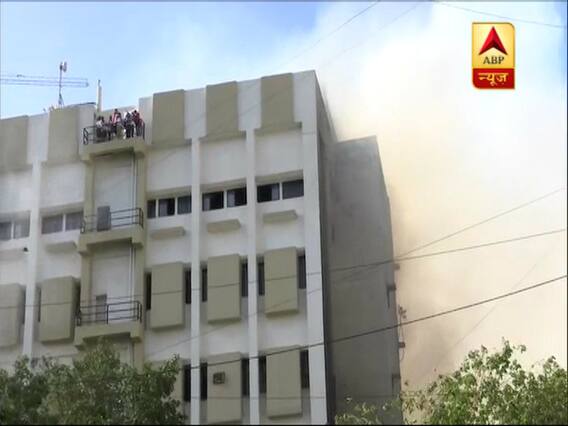 15 people stuck in MTNL building rescued | Seedha Sawal