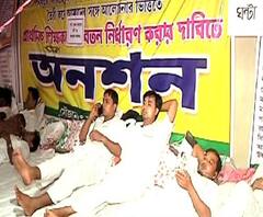 শিক্ষামন্ত্রীর প্রস্তাব প্রত্যাখ্যান, বেতন বৃদ্ধি নিয়ে সরকারের সিদ্ধান্তের সঙ্গে সহমত নন বলে জানালেন আন্দোলনকারী প্রাথমিক শিক্ষকরা