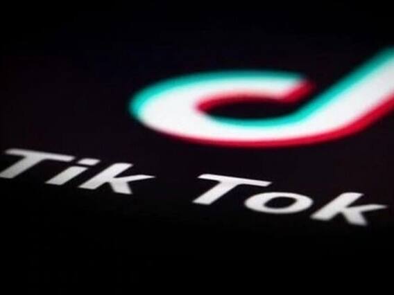 મહિલા પોલીસકર્મીને સવાર થયું ટિકટોકનું ભૂતઃ હવે અમદાવાદની મહિલા પોલીસનો વીડિયો વાયરલ