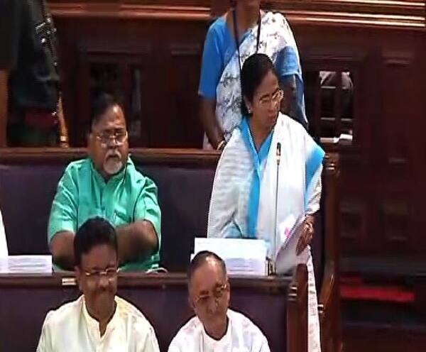 ‘রাজ্যে ঋণের দায়ে কোনও কৃষকের মৃত্যু হয়নি’, বিধানসভায় মুখ্যমন্ত্রী No debt-ridden farmer died in Bengal: Mamata ‘রাজ্যে ঋণের দায়ে কোনও কৃষকের মৃত্যু হয়নি’, বিধানসভায় মুখ্যমন্ত্রী