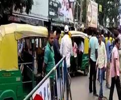 Reporter Stories: অনিয়মিত সিএনজি গ্যাসের সরবরাহের জন্য দুর্গাপুরে অটো চালাতে সমস্যা, চালকদের বিক্ষোভ