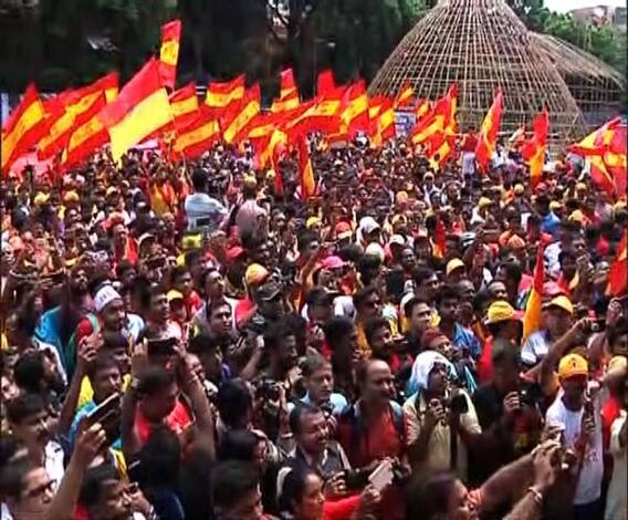 ওয়েস্ট বেঙ্গলে থেকেও কেন ইস্টবেঙ্গলকে সমর্থন? তথাগত রায়ের ট্যুইট ঘিরে বিতর্ক