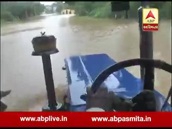 મહેસાણા: દેવુસણા ગામ બેટમાં ફેરવાયું, લોકો ઘર છોડી મંદિરમાં રહેવા મજબૂર,જુઓ વીડિયો