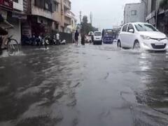 સુરતમાં ધોધમાર વરસાદઃ ઉધનાથી ડિંડોલી જવાના રસ્તા પર ભરાયા ઢીંચણ સુધીના પાણી, જુઓ વીડિયો