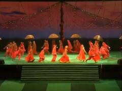 ફિટ ઈન્ડિયા મૂવમેન્ટમાં સ્ટેજ પર કલાકારોએ ગરબાથી લોકોને કર્યા મંત્રમુગ્ધ, જુઓ વીડિયો