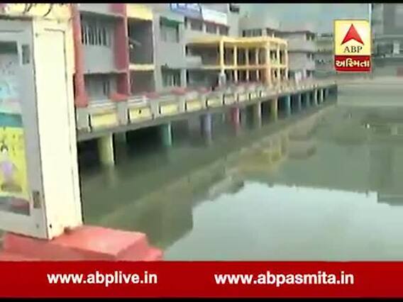 વડોદરાની આ સ્કૂલમાં હજુ પણ ભરાયેલા છે પાણી, જુઓ ગ્રાઉન્ડ રિપોર્ટ